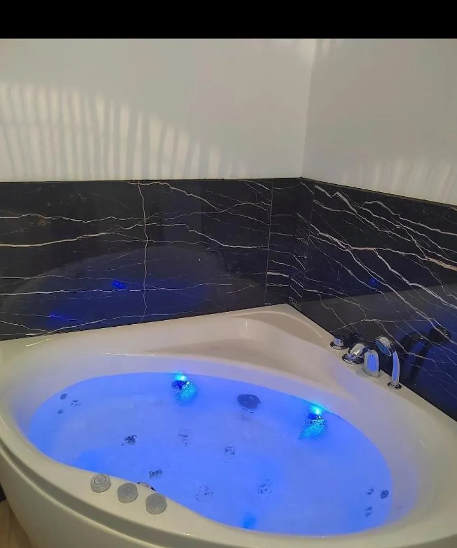 Escapade A Blagnac, T2, Balneo,Jardin,Parking,Tram Apartamento 0*, Blagnac
